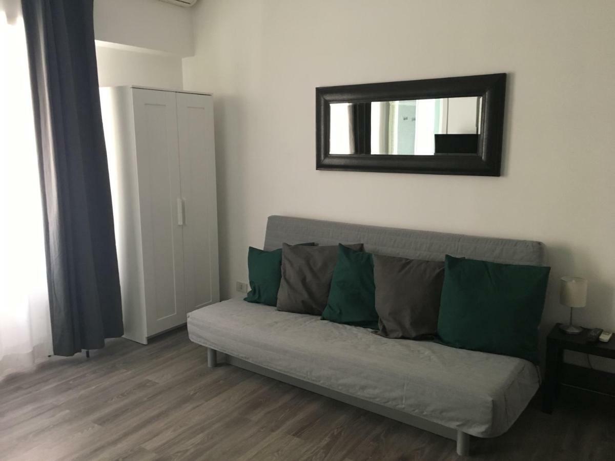 Interno 2 * Rom